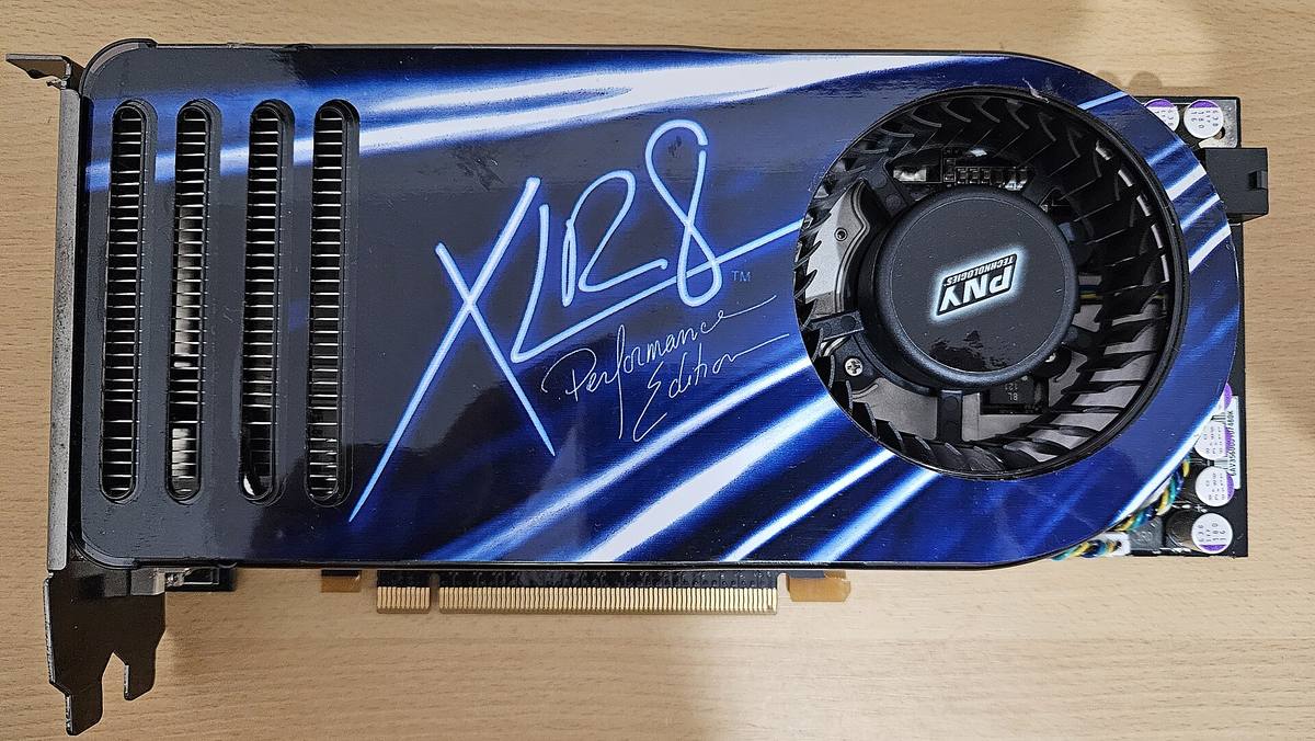 Grafická karta GeForce 8800 GTS od PNY